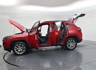 2023 Jeep Compass Latitude Lux
