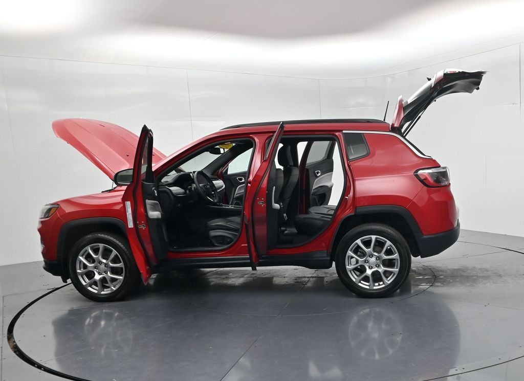2023 Jeep Compass Latitude Lux
