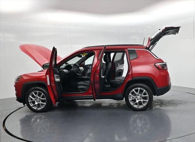2023 Jeep Compass Latitude Lux