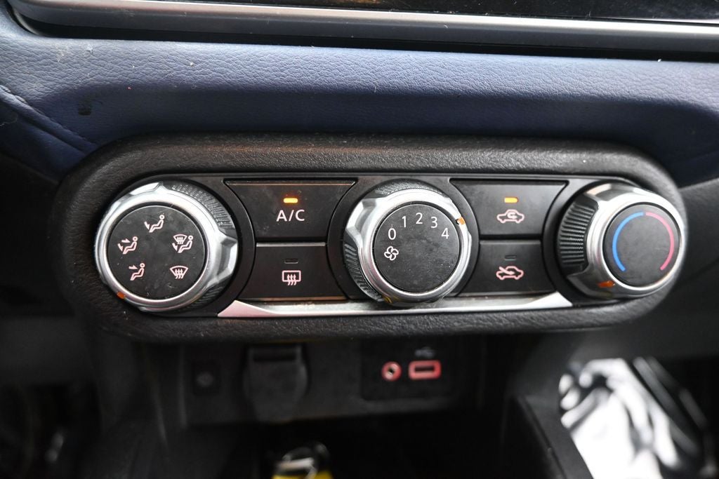 2023 Nissan Versa 1.6 SV