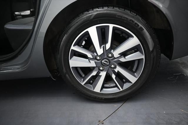 2023 Nissan Versa 1.6 SV