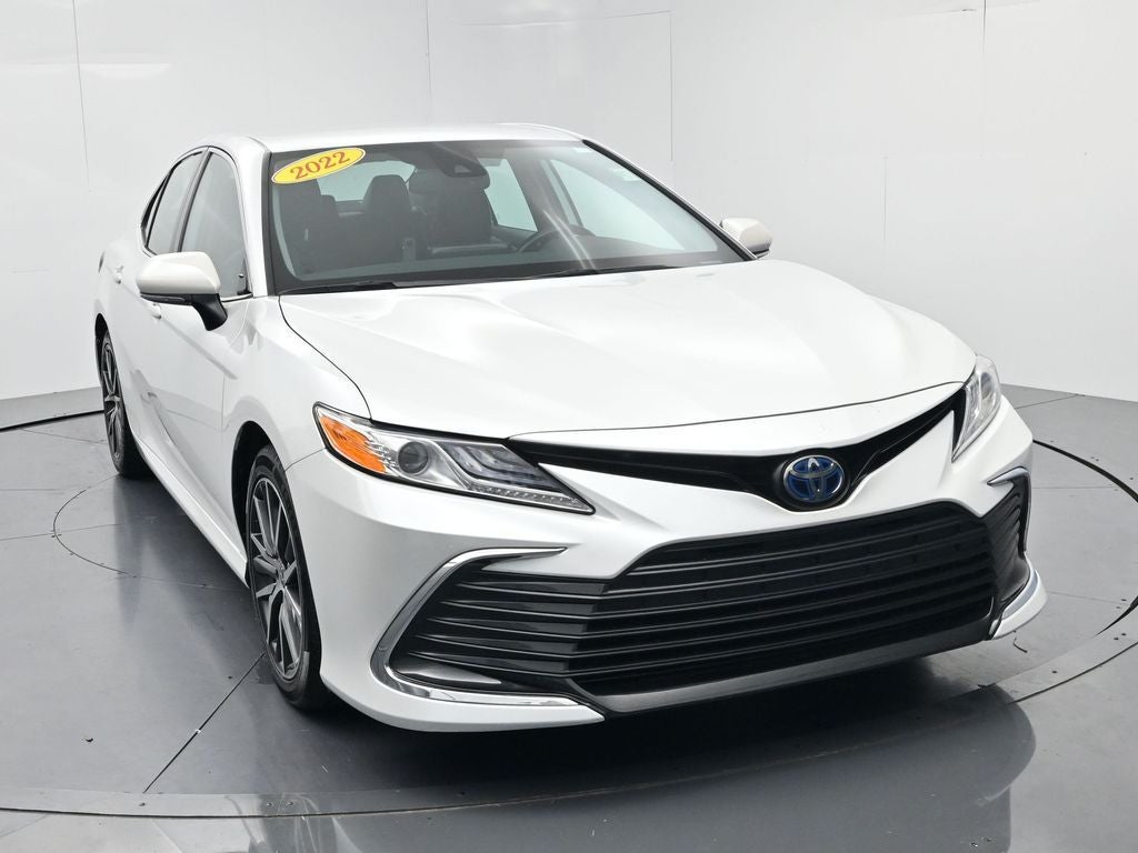 2022 Toyota Camry Hybrid XLE