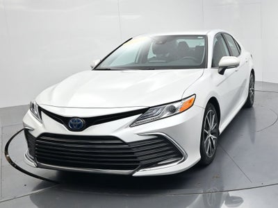 2022 Toyota Camry Hybrid XLE