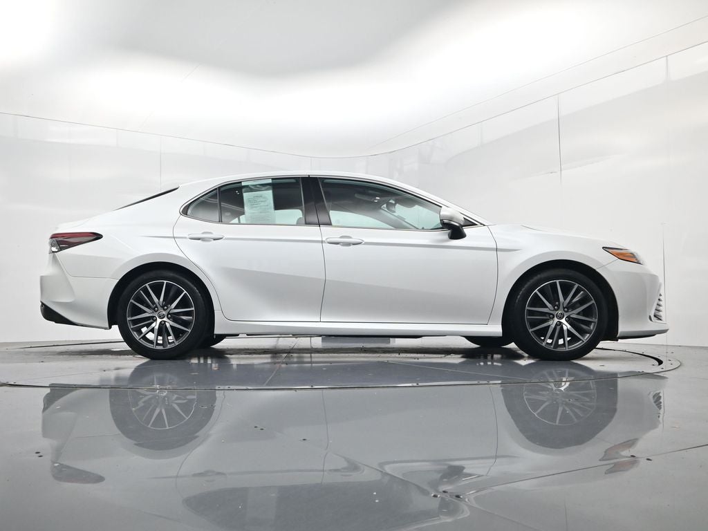 2022 Toyota Camry Hybrid XLE