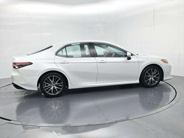 2022 Toyota Camry Hybrid XLE