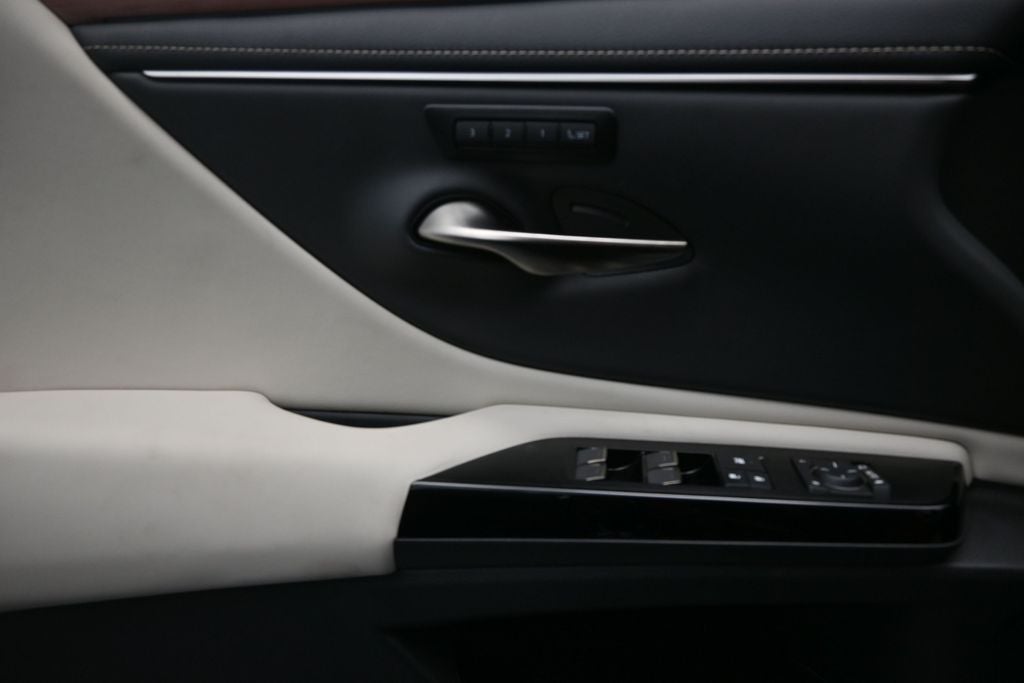 2025 Lexus ES 350