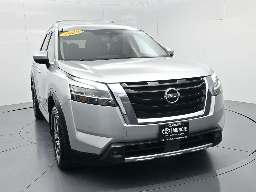 2022 Nissan Pathfinder SL