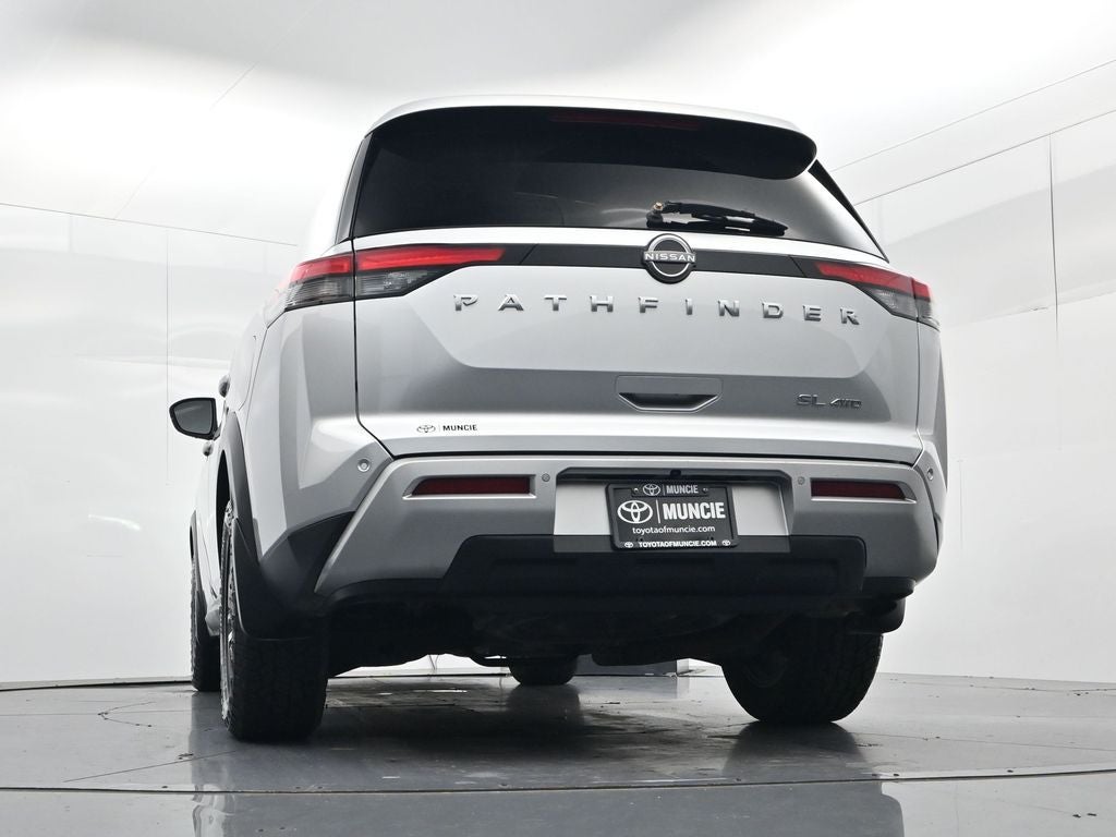 2022 Nissan Pathfinder SL