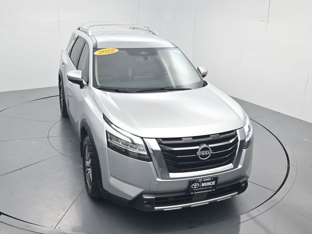 2022 Nissan Pathfinder SL