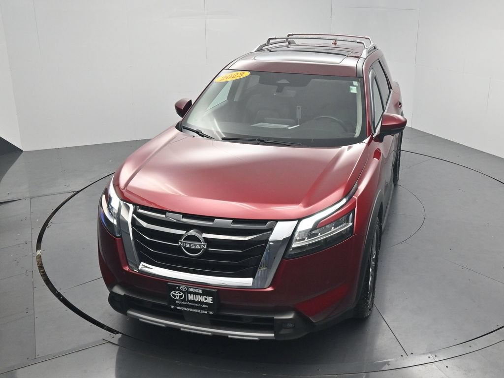 2023 Nissan Pathfinder SL