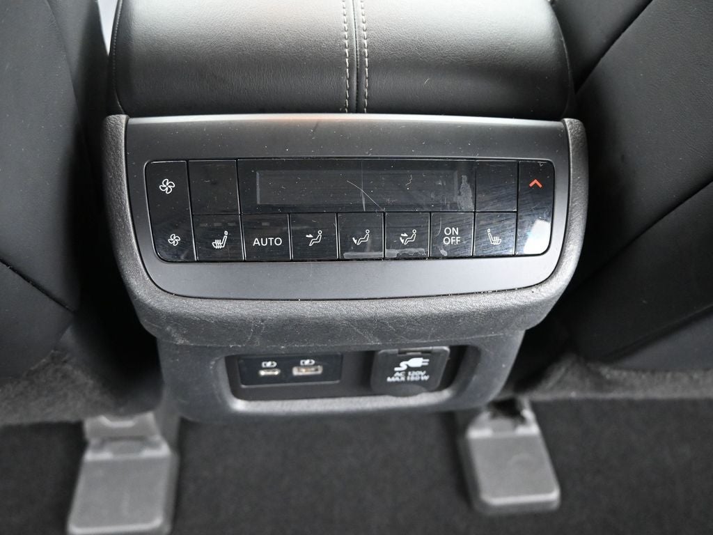 2022 Nissan Pathfinder Platinum