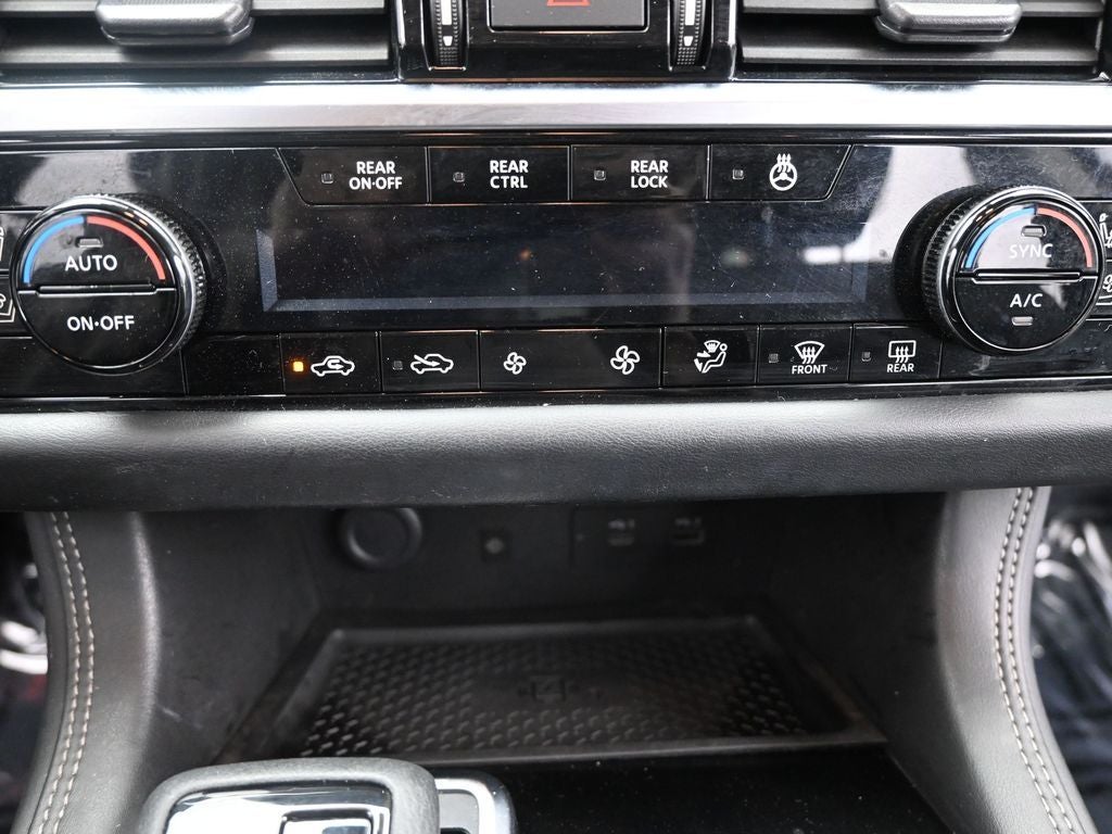 2022 Nissan Pathfinder Platinum