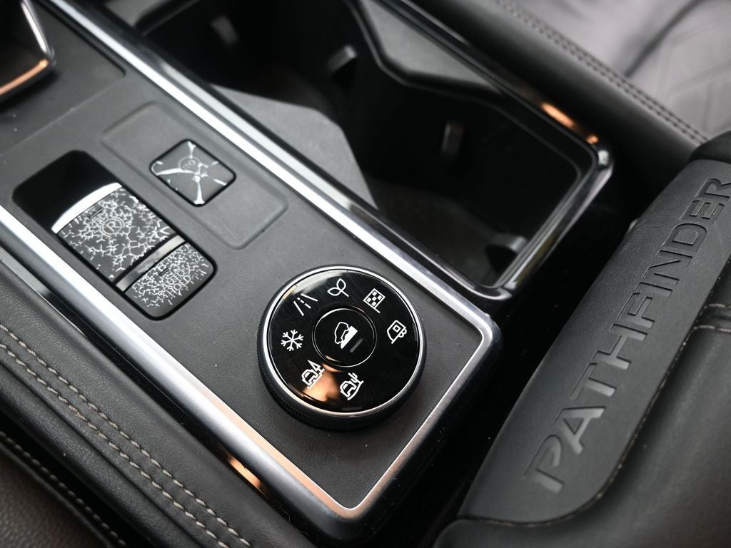 2022 Nissan Pathfinder Platinum