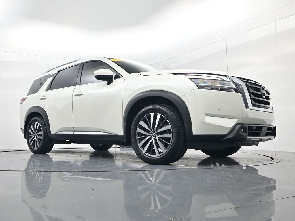 2022 Nissan Pathfinder Platinum