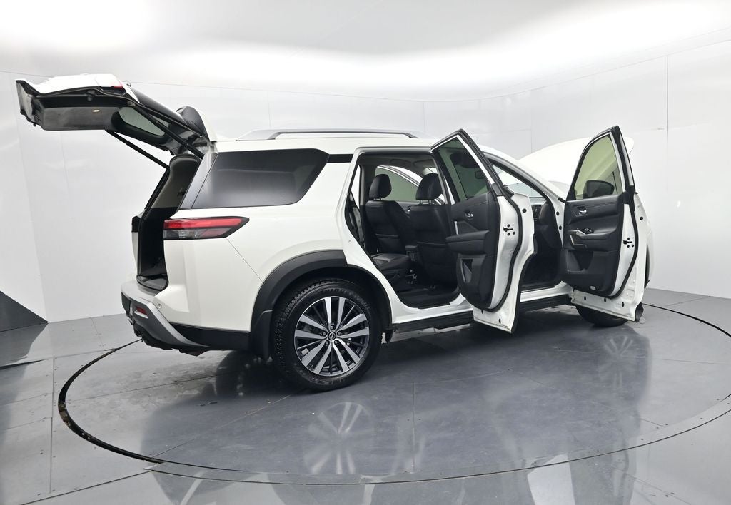 2022 Nissan Pathfinder Platinum
