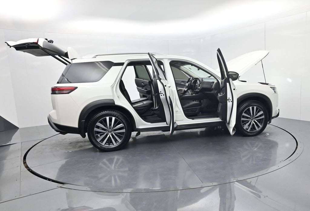 2022 Nissan Pathfinder Platinum