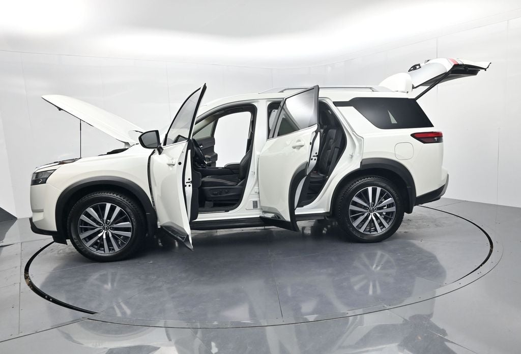 2022 Nissan Pathfinder Platinum