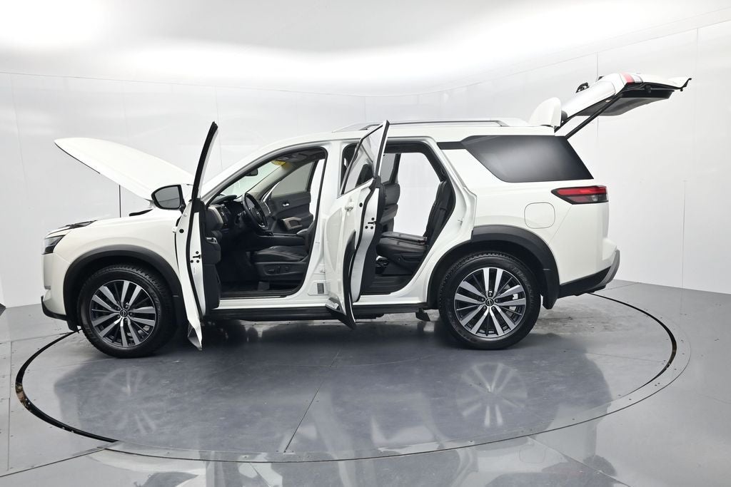 2022 Nissan Pathfinder Platinum