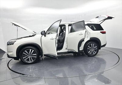 2022 Nissan Pathfinder Platinum