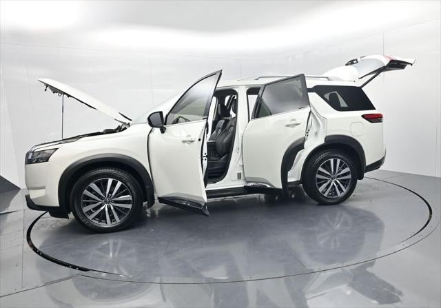 2022 Nissan Pathfinder Platinum