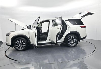 2022 Nissan Pathfinder Platinum