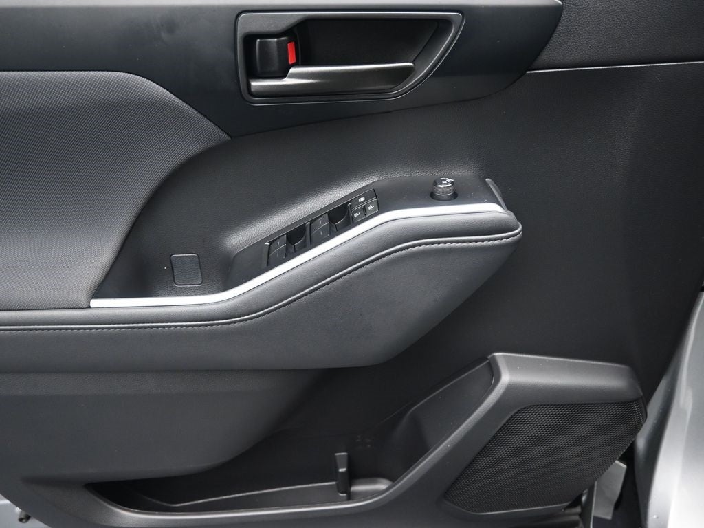 2023 Toyota Highlander Hybrid LE