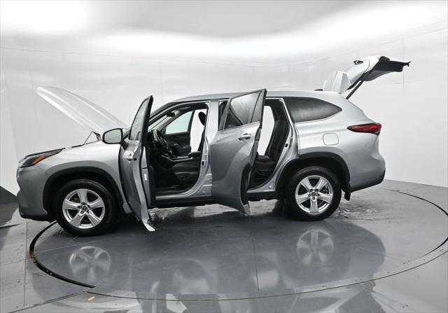 2023 Toyota Highlander Hybrid LE
