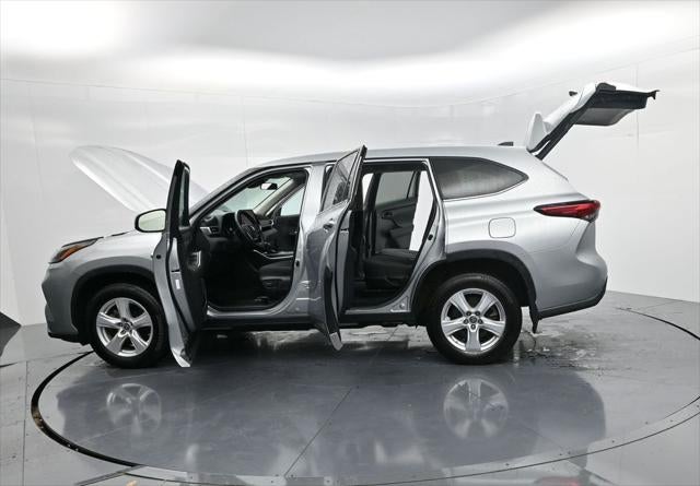 2023 Toyota Highlander Hybrid LE