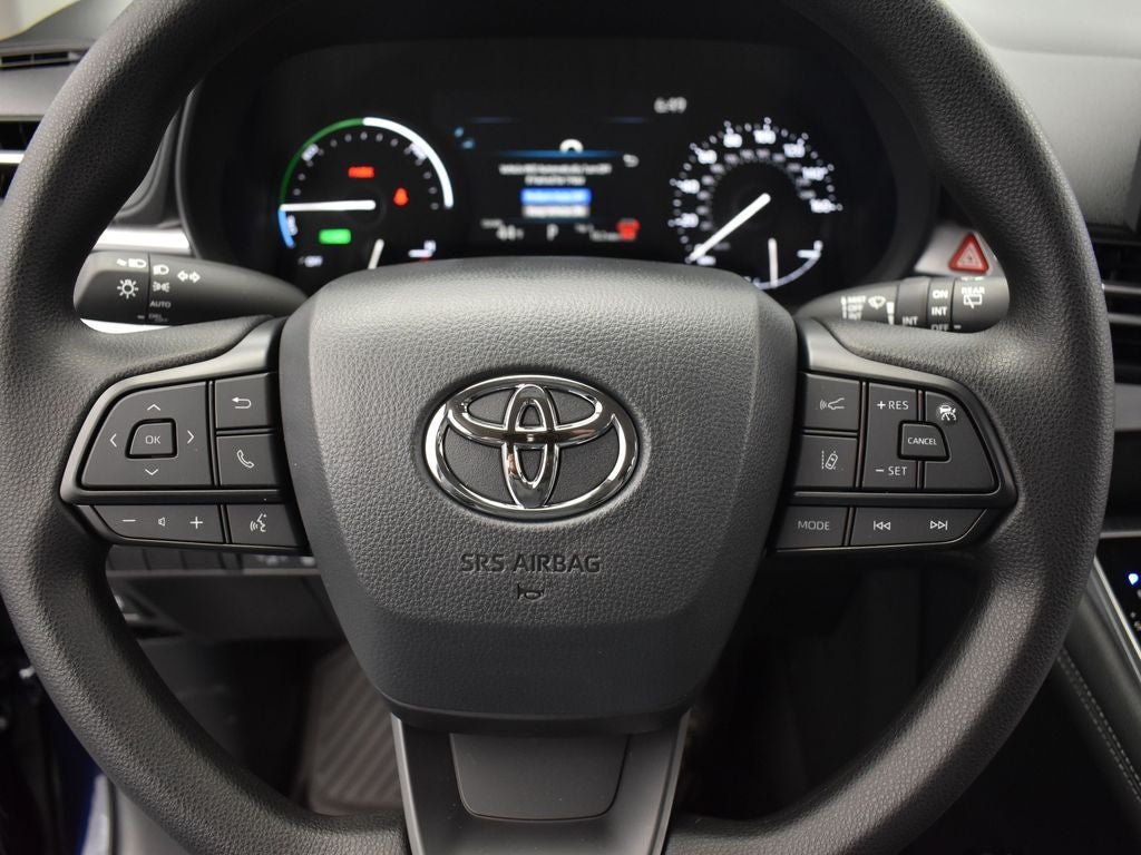 2025 Toyota Sienna LE 8 Passenger