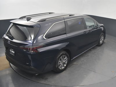 2025 Toyota Sienna LE 8 Passenger