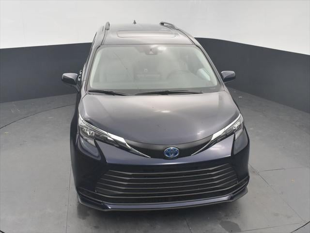 2025 Toyota Sienna LE 8 Passenger