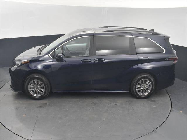 2025 Toyota Sienna LE 8 Passenger