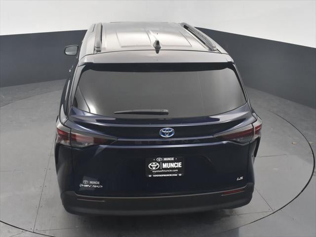 2025 Toyota Sienna LE 8 Passenger