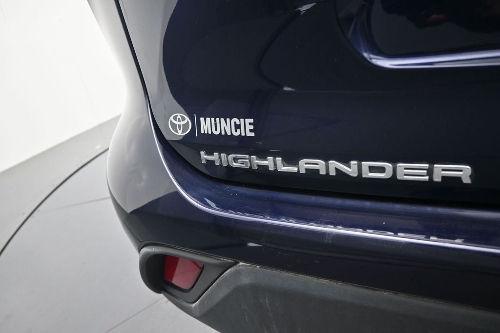2021 Toyota Highlander LE