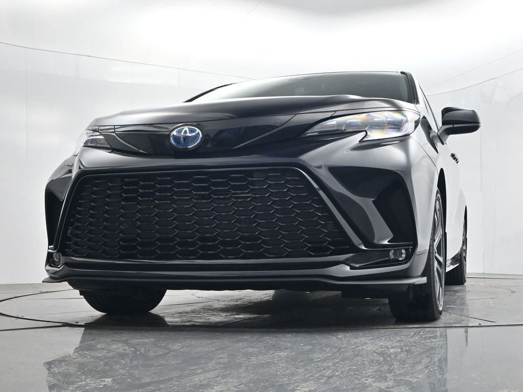 2025 Toyota Sienna XSE 7 Passenger