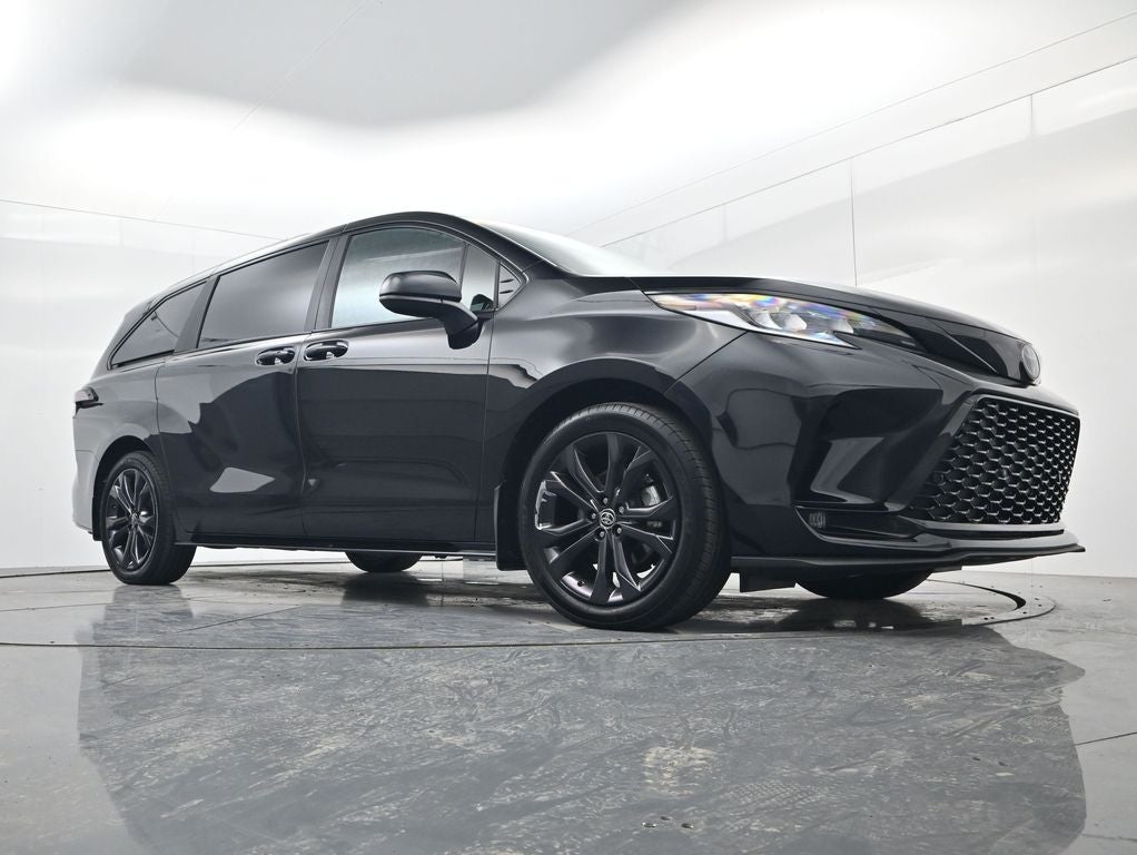 2025 Toyota Sienna XSE 7 Passenger