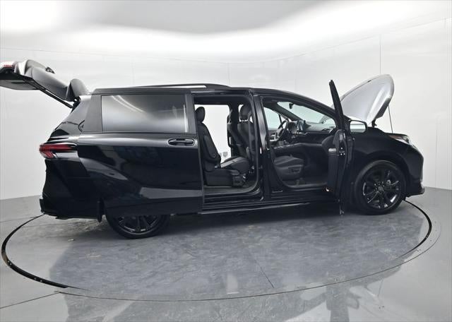 2025 Toyota Sienna XSE 7 Passenger