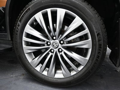 2022 Toyota Highlander Hybrid Platinum