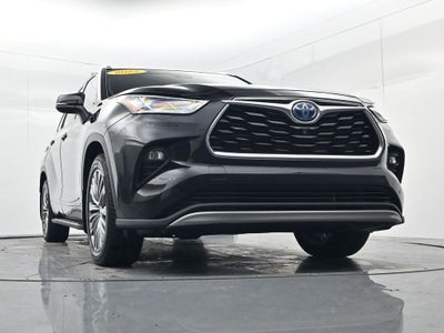 2022 Toyota Highlander Hybrid Platinum