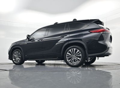 2022 Toyota Highlander Hybrid Platinum