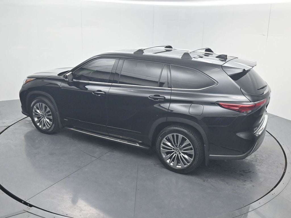 2022 Toyota Highlander Hybrid Platinum