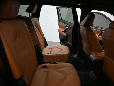 2022 Toyota Highlander Hybrid Platinum