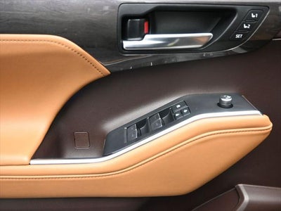 2022 Toyota Highlander Hybrid Platinum