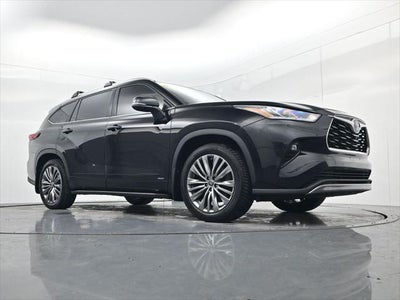 2022 Toyota Highlander Hybrid Platinum