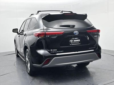 2022 Toyota Highlander Hybrid Platinum