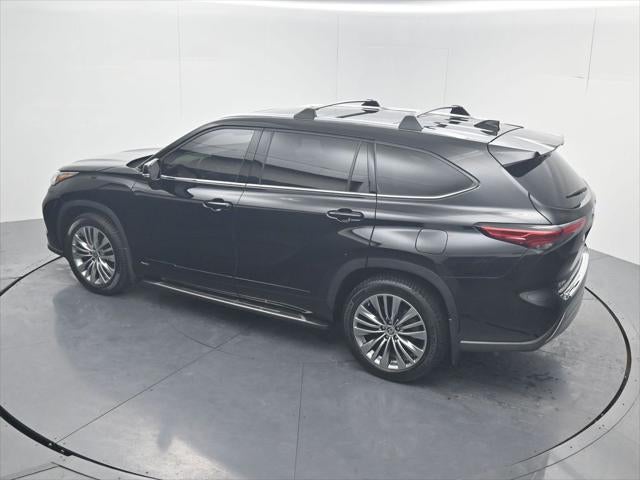 2022 Toyota Highlander Hybrid Platinum