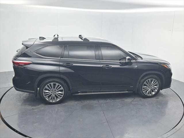 2022 Toyota Highlander Hybrid Platinum