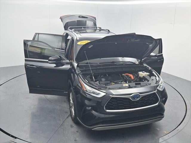 2022 Toyota Highlander Hybrid Platinum