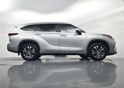 2024 Toyota Highlander Hybrid XLE