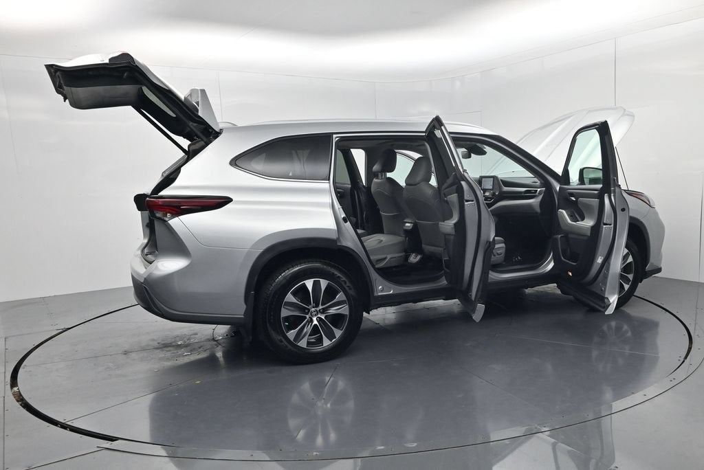 2024 Toyota Highlander Hybrid XLE
